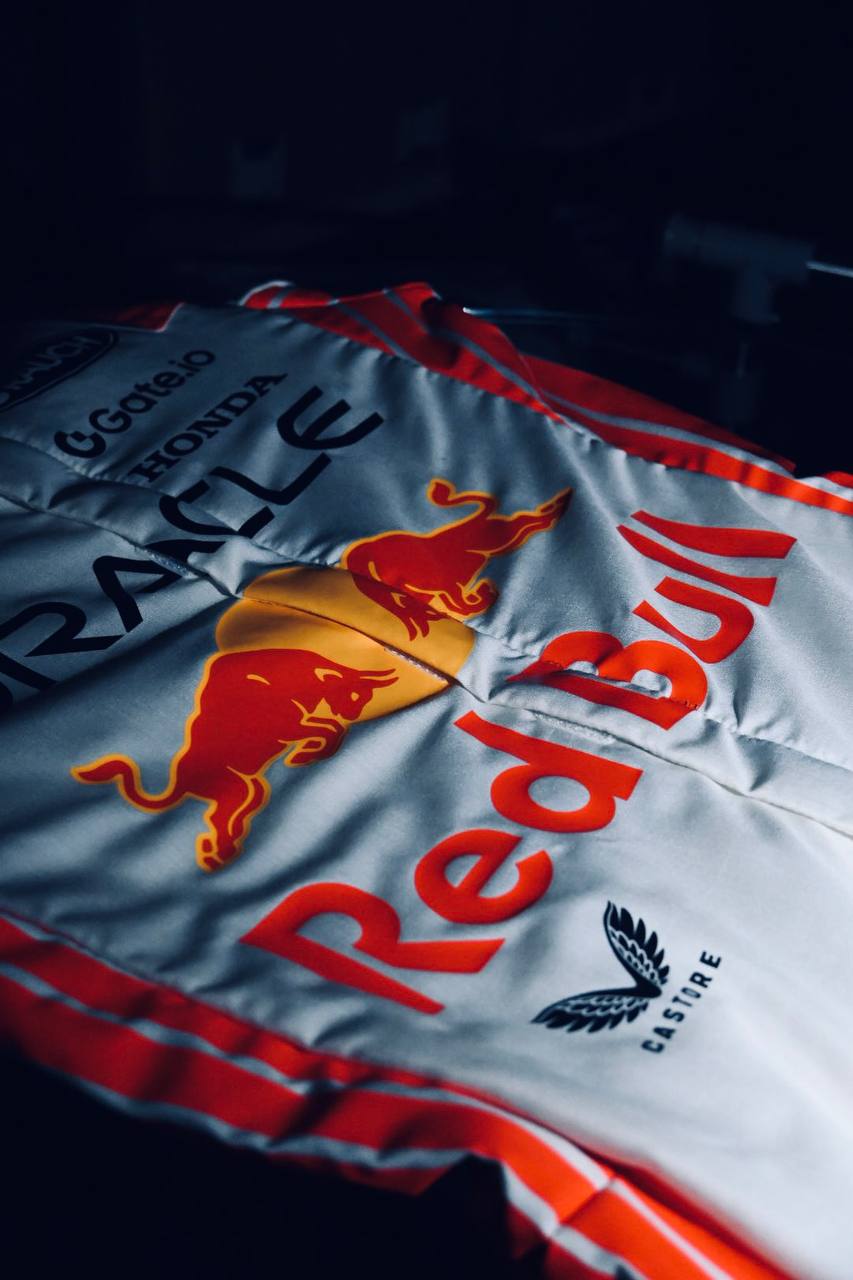 Redbull_racing_suit_2025_race_suit_2.jpg